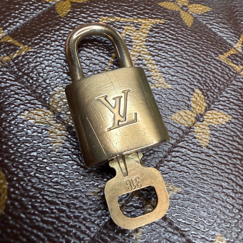 Louis Vuitton Gold Padlock Key Set #318